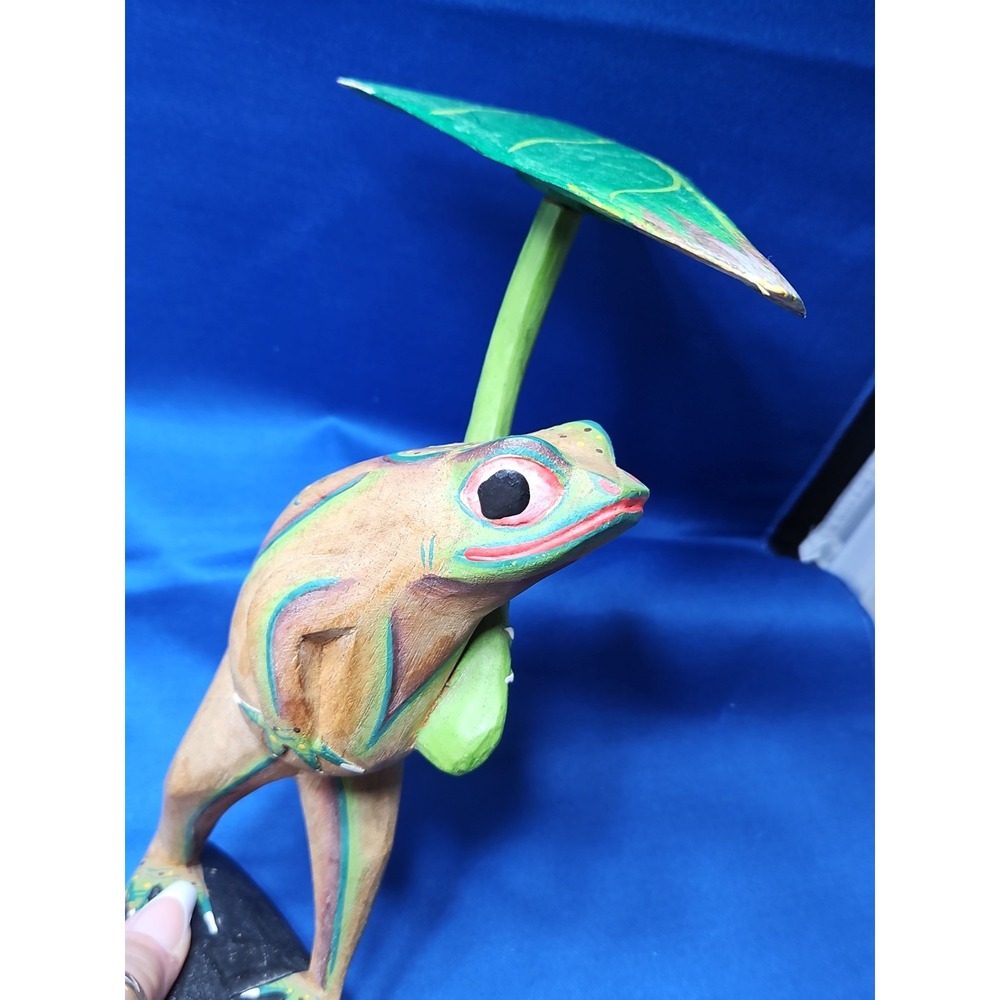 Vintage Hand Carved Frog w/Lily Pad Umbrella Bali Indonesian Folk Art 10"